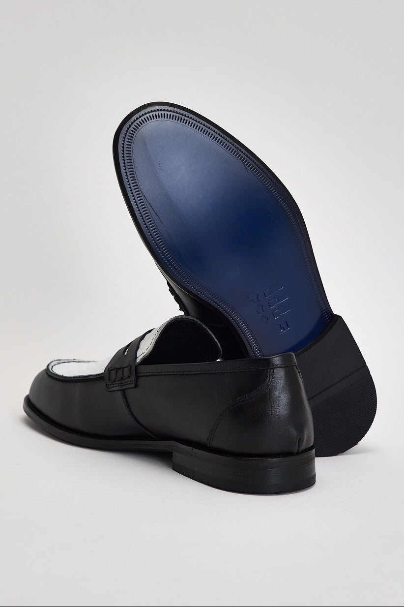 Black and white Ponney Loafers