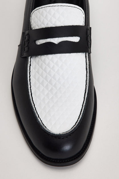 Black and white Ponney Loafers